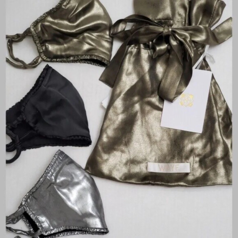 WHOLESALE LOT of 5 WAYF Mask & Carrying Bag 4-Piece Sets, Gray/Silver/Black